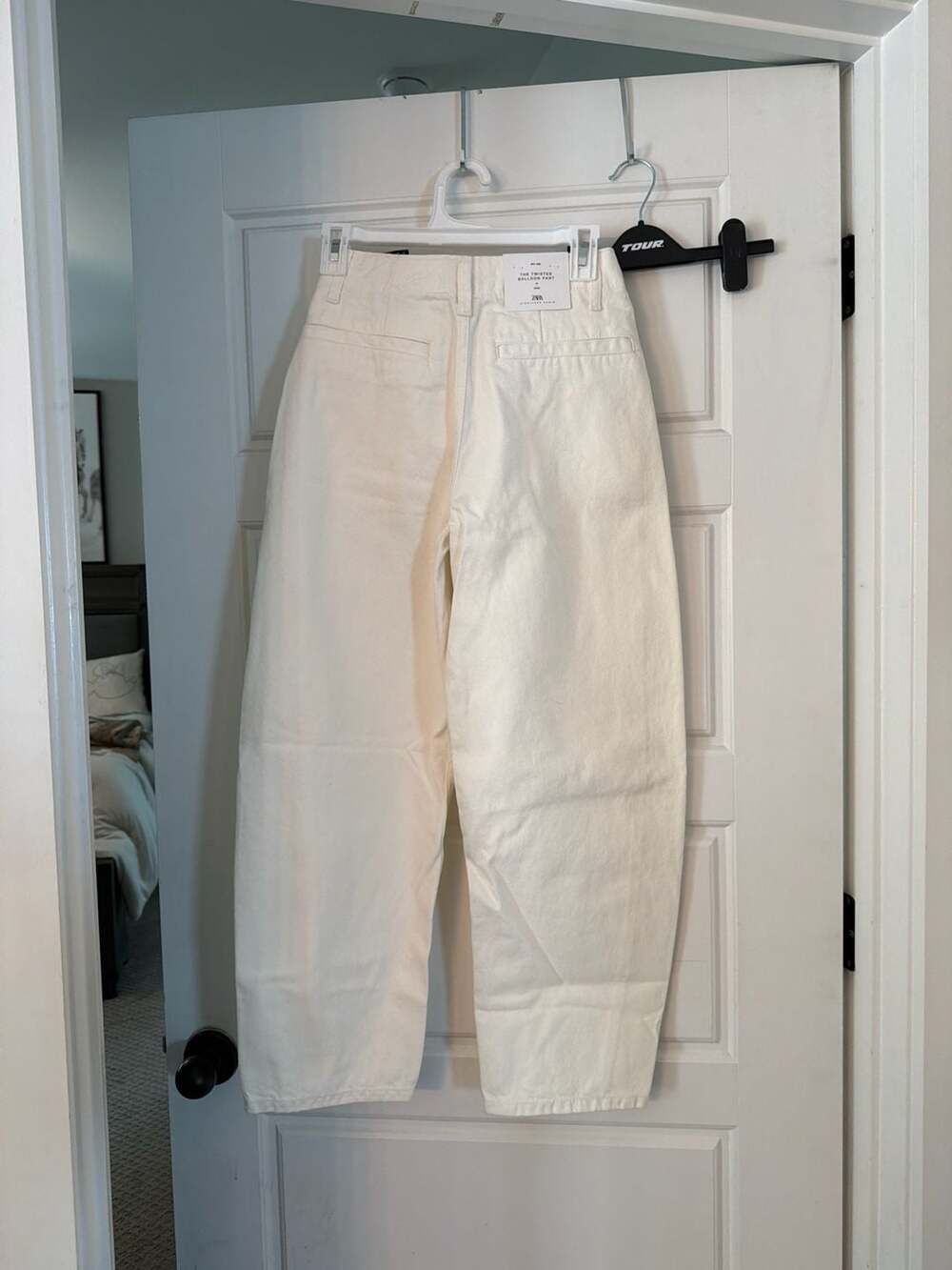 NWT ZARA Signature Denim The Twisted Balloon Pant in Ecru - Picture 4 of 5